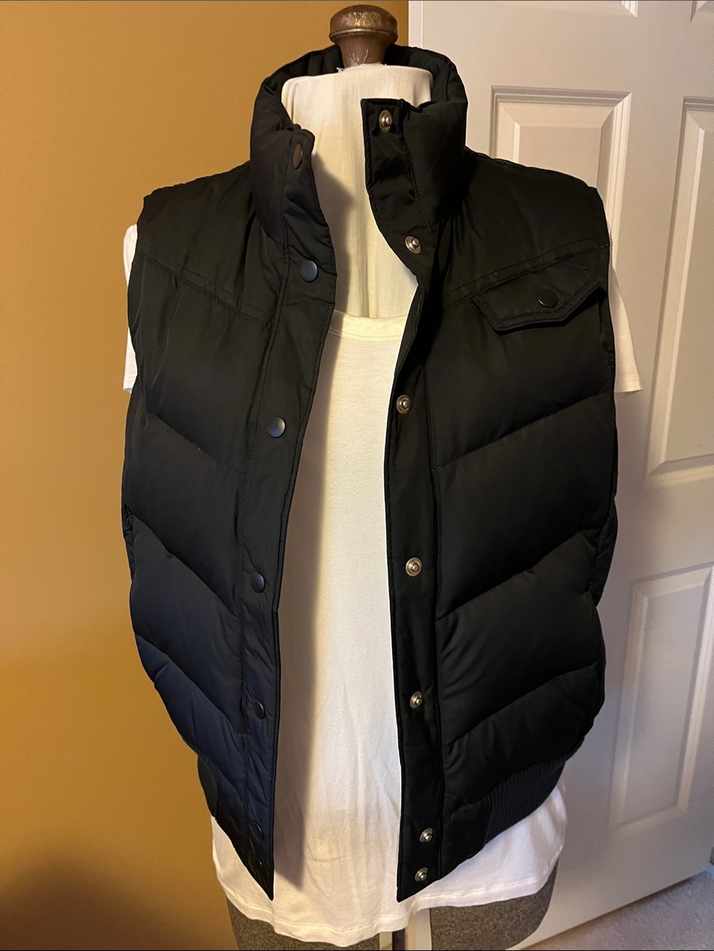 GAP Black with green liningQuilted down Puffer Vest